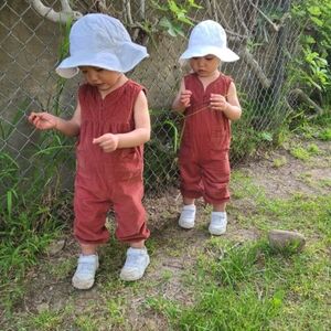 Please like this listing if you would like to be notified when I go live 💕🛍️🥳